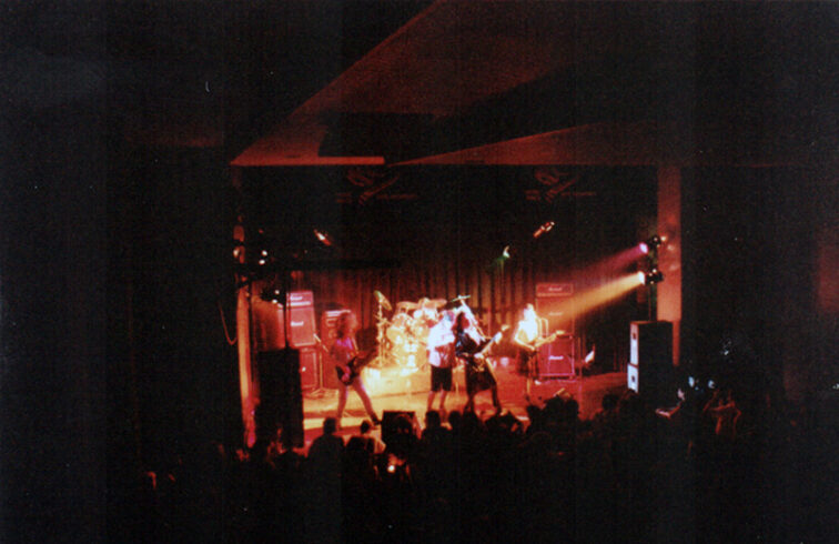Keen_Act_live_8