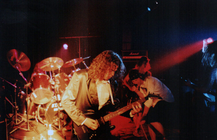 Keen_Act_live_9